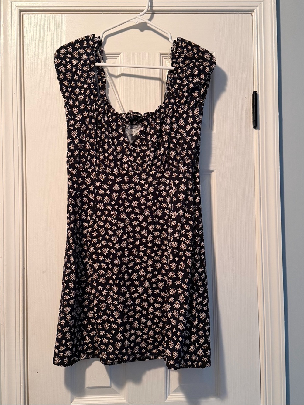 Aeropostale Black Floral Dress with White and Yellow Daisies